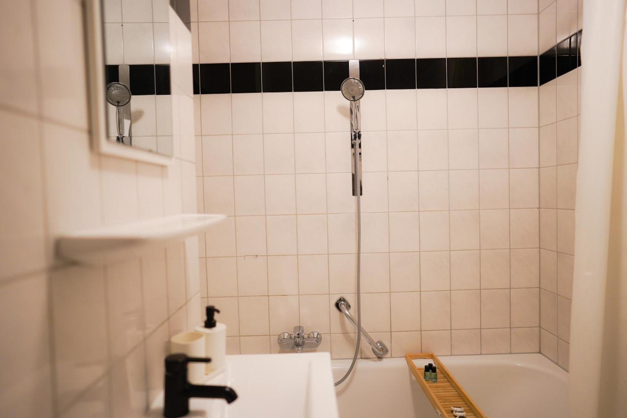 Moderne Ferienwohnung In Leimen Mit Balkon, Wehome Komfort 外观 照片